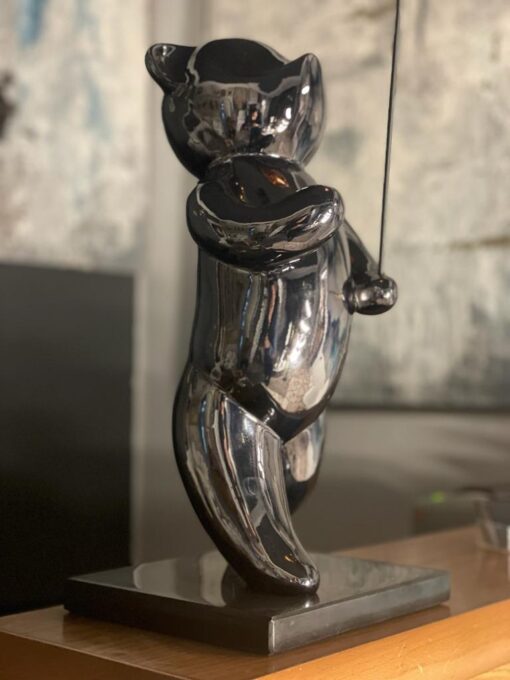 Reflective Balloon Bearer Sculpture - Image 2