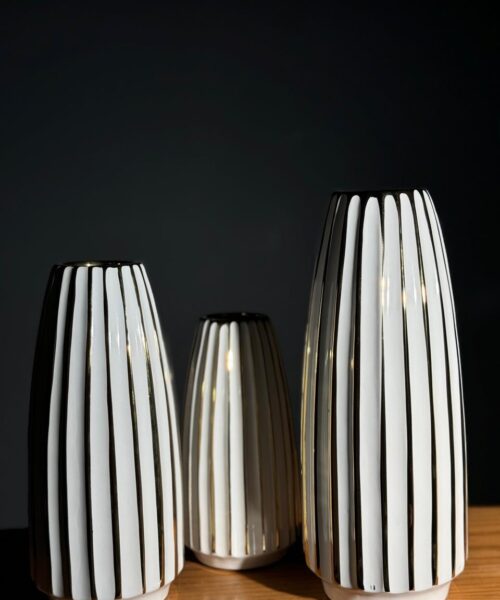 Gold and white vase set(3pcs), Explore more with Artique Gallery for Tableaux & Home Décor, collection of wall art, and antiques.