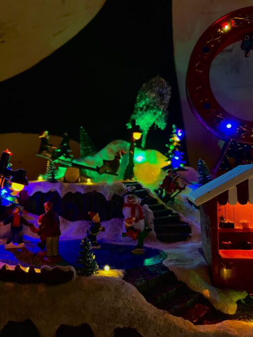 Charming christmas village - Image 3