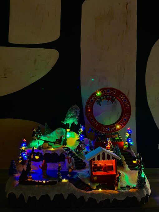 Charming christmas village - Image 4