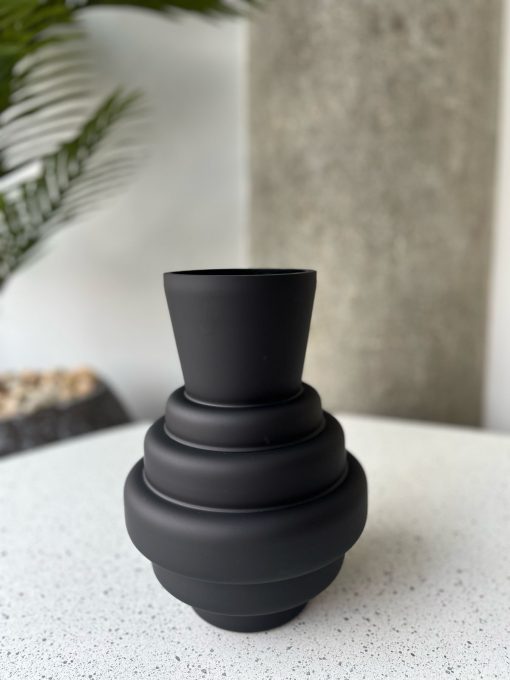 Noir Rounds: Matte Black Vase